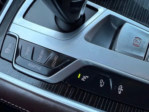 Used 2016 BMW 750i xDrive image 25