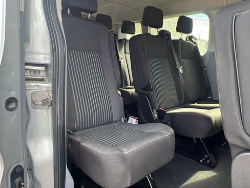 Used 2018 Ford Transit 350 XLT image 32