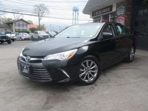 Used 2016 Toyota Camry FWD image 26
