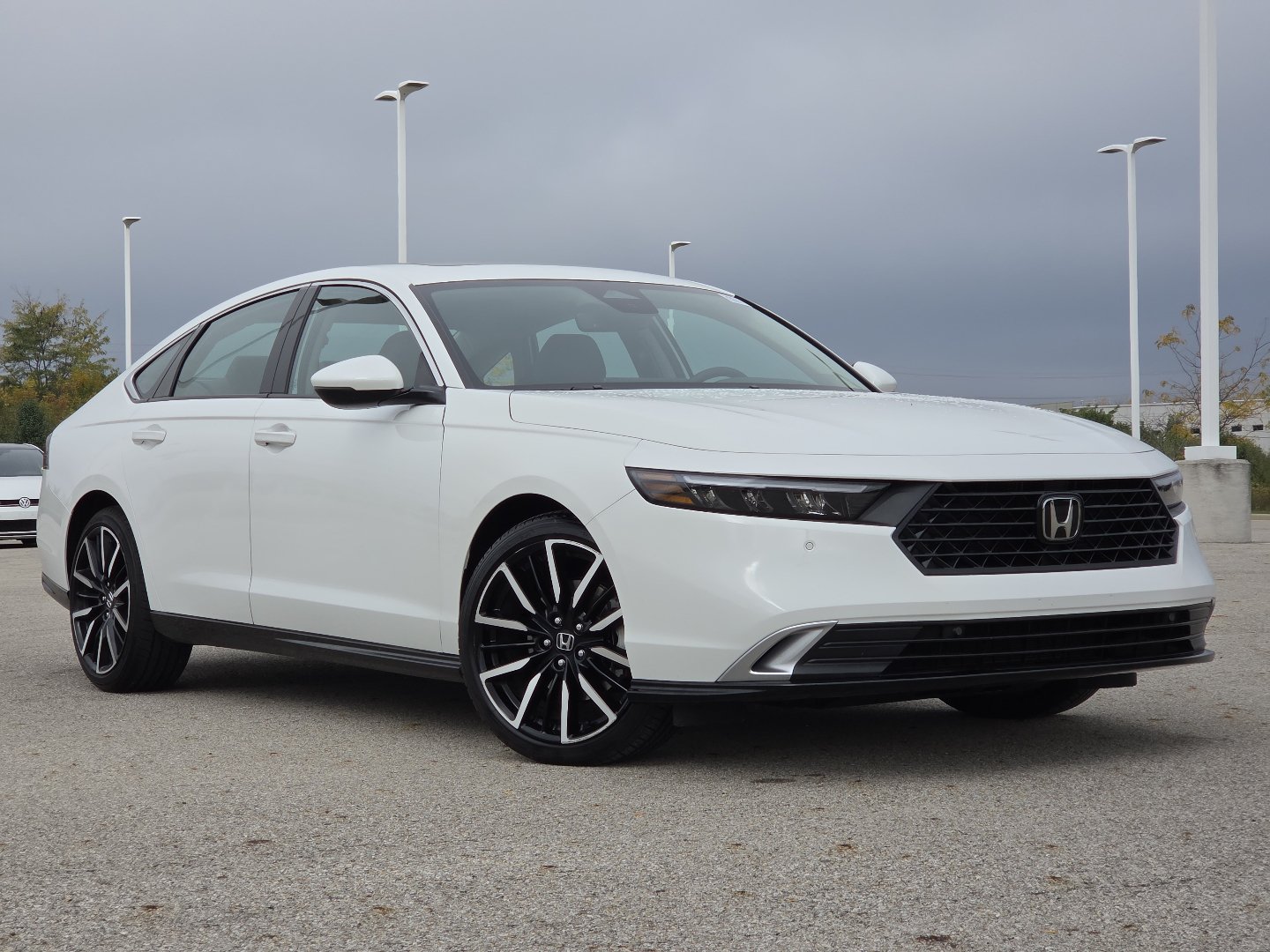 Used 2025 Honda Accord Touring image 2