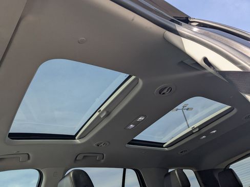 Used 2020 Chevrolet Traverse Premier w/ Redline Edition image 14