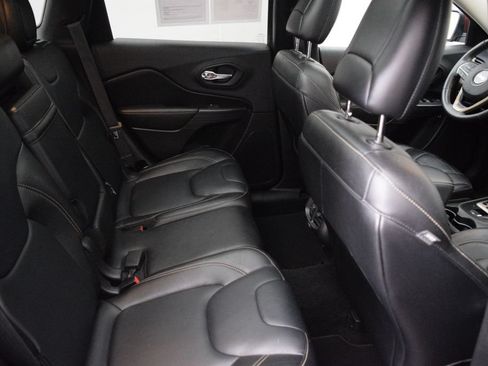 Used 2015 Jeep Cherokee Limited w/ Trailer Tow Group AWD/4WD image 14