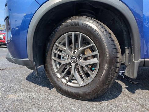 Used 2021 Nissan Rogue S image 32