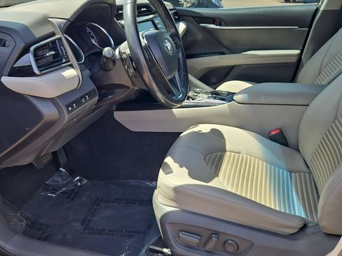 Used 2020 Toyota Camry SE FWD image 20