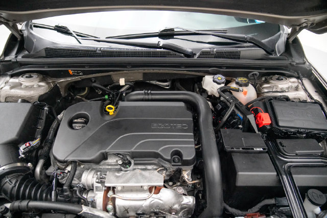 Used 2025 Chevrolet Malibu LT FWD image 10