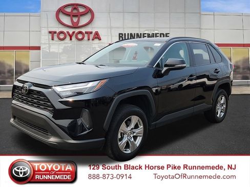 Certified 2025 Toyota RAV4 XLE FWD image 3