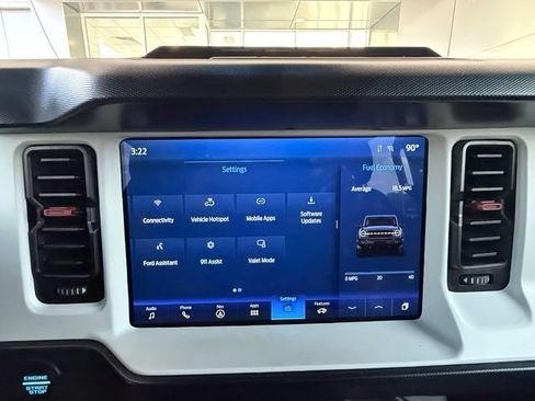 Used 2024 Ford Bronco Heritage Edition AWD/4WD image 30