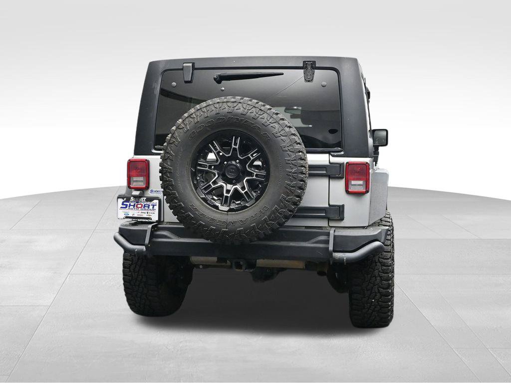 Used 2012 Jeep Wrangler Unlimited Rubicon AWD/4WD image 4