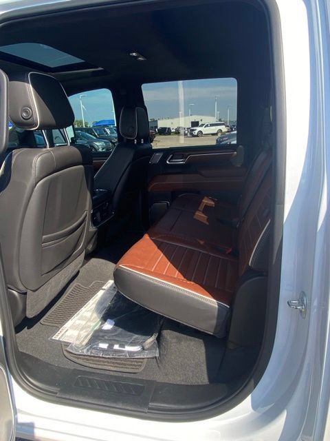 Used 2025 GMC Sierra 2500 Denali Ultimate AWD/4WD image 10