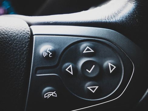 Used 2018 Chevrolet Suburban LT image 14