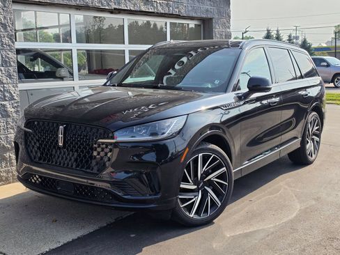 Used 2025 Lincoln Aviator Black Label w/ Jet Appearance Package AWD/4WD image 1