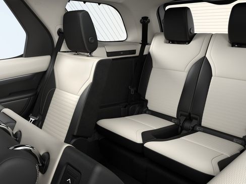 New 2026 Land Rover Discovery Limited Edition AWD/4WD image 6
