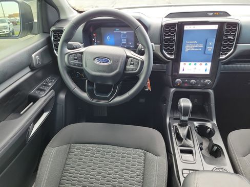 Used 2025 Ford Ranger XLT w/ Trailer Tow Package image 13