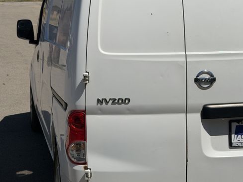 Used 2018 Nissan NV200 S FWD image 12