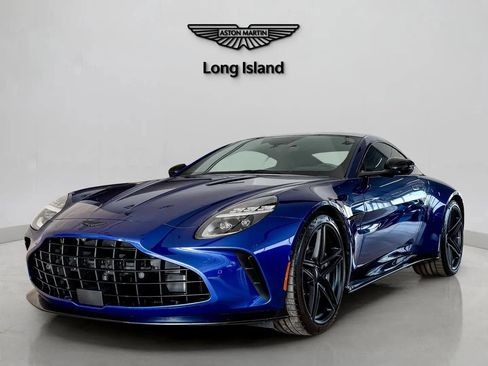 Used 2025 Aston Martin V8 Vantage Coupe image 1