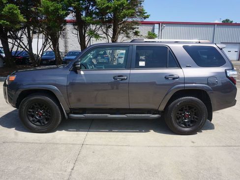 Used 2021 Toyota 4Runner SR5 Premium w/ Moonroof Package AWD/4WD image 21