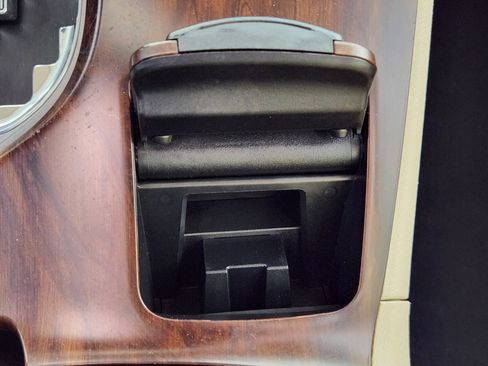 Used 2014 Toyota Venza LE w/ LE Convenience Package image 26