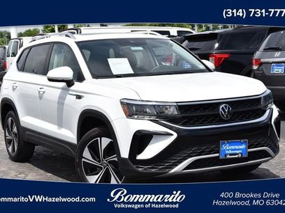 Used 2023 Volkswagen Taos SE w/ Panoramic Sunroof Package