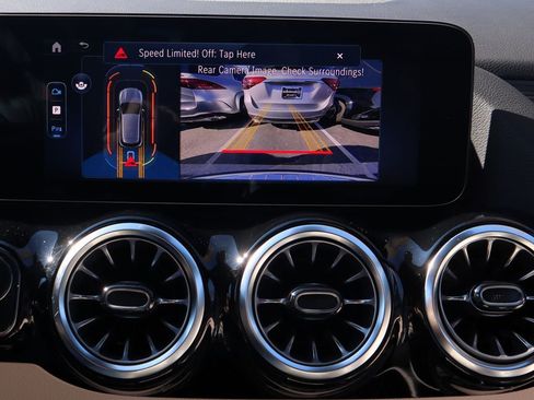 New 2026 Mercedes-Benz GLA 250 4MATIC image 9