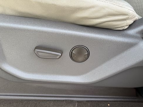 Used 2020 Ford Expedition Max XLT image 13