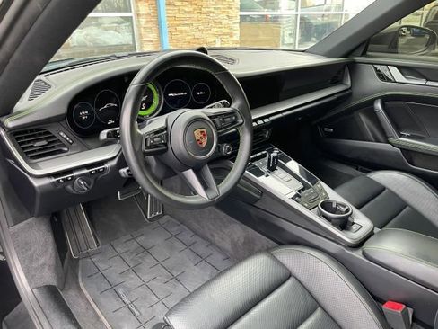 Used 2021 Porsche 911 Carrera S RWD image 2