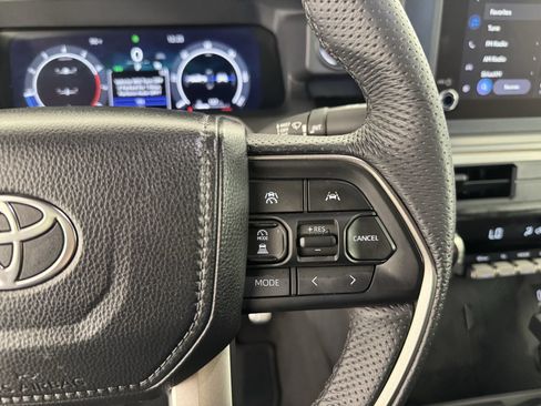 Certified 2025 Toyota Tacoma TRD Sport AWD/4WD image 29