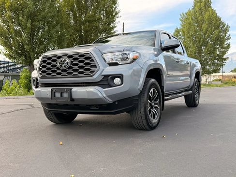 Used 2020 Toyota Tacoma TRD Sport w/ Technology Package AWD/4WD image 13