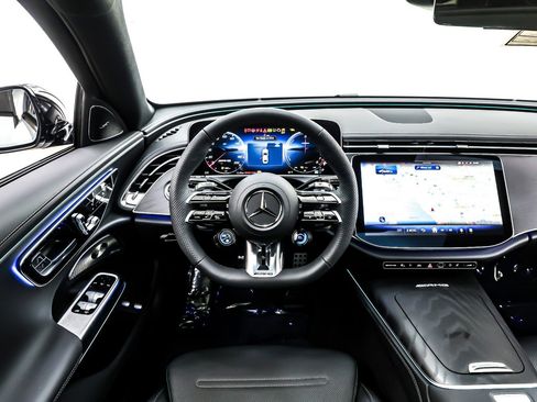 New 2026 Mercedes-Benz E 53 AMG e 4MATIC Sedan image 4