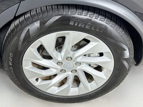 Used 2025 Land Rover Discovery S AWD/4WD image 33