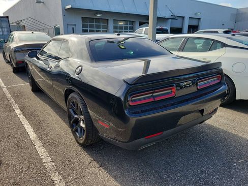 Used 2022 Dodge Challenger R/T w/ Driver Convenience Group RWD image 4