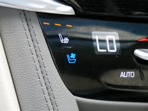 Used 2023 Cadillac XT6 Premium Luxury image 22