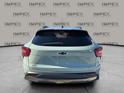 Used 2025 Chevrolet Trax ACTIV w/ Driver Confidence Package image 4