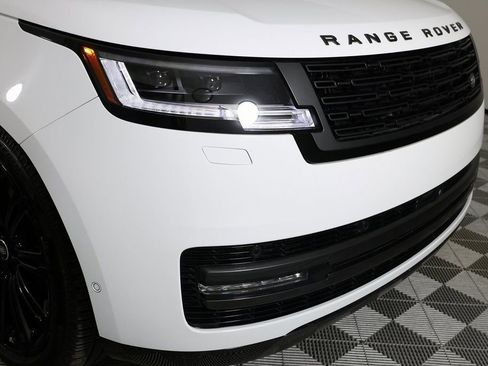 Used 2025 Land Rover Range Rover SE AWD/4WD image 45