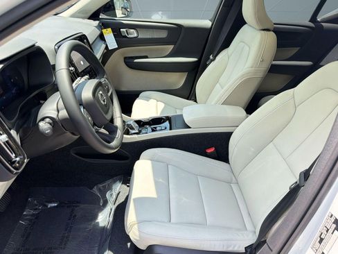 New 2026 Volvo XC40 B5 Ultra w/ Climate Package AWD/4WD image 5