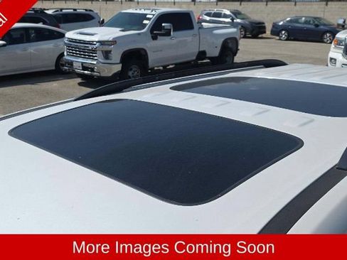 Used 2022 Chevrolet Traverse Premier w/ Redline Edition FWD image 7