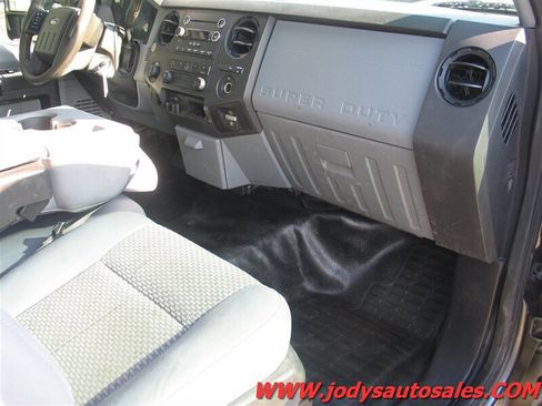 Used 2016 Ford F250 XL w/ Power Equipment Group AWD/4WD image 16