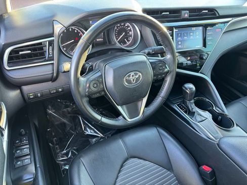 Used 2018 Toyota Camry SE w/ Moonroof Package image 21