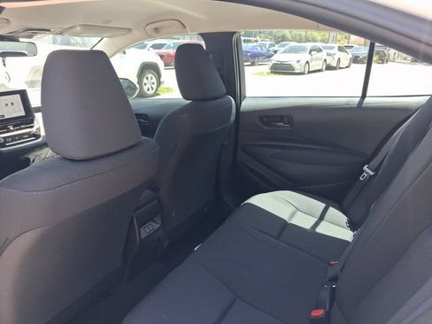 Used 2023 Toyota Corolla LE FWD image 5