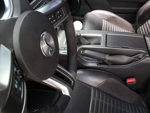 Used 2014 Ford Mustang Shelby GT500 w/ Equipment Group 821A RWD image 59