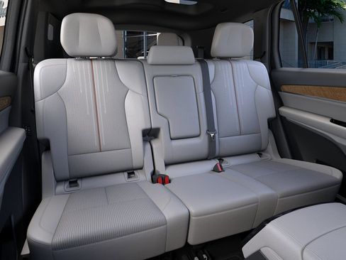 New 2026 Cadillac Vistiq Luxury image 17