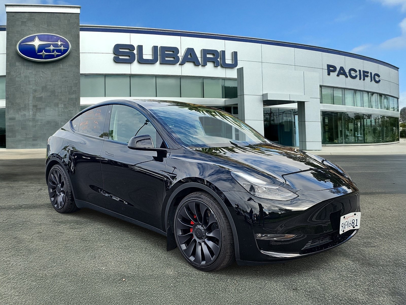 Used 2023 Tesla Model Y Performance AWD/4WD image 1
