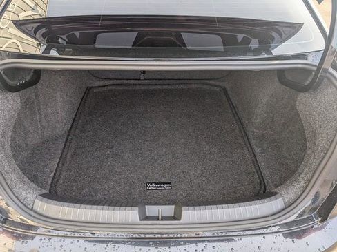 Used 2022 Volkswagen Jetta SE image 18