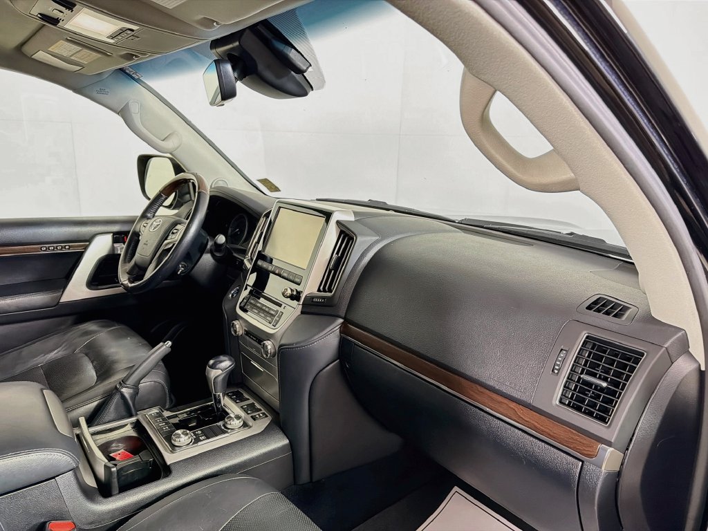 Used 2018 Toyota Land Cruiser w/ Carpet Mat Package AWD/4WD image 28
