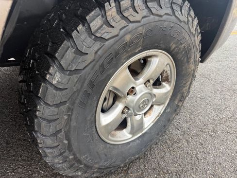 Used 2001 Toyota Land Cruiser image 18