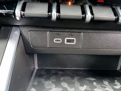 Used 2024 Chevrolet Colorado LT w/ LT Convenience Package image 38