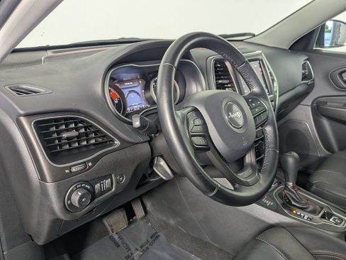 Used 2021 Jeep Cherokee Trailhawk w/ Sun, Sound & Nav Group AWD/4WD image 12