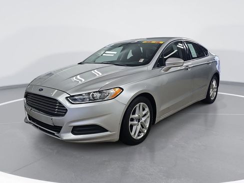 Used 2015 Ford Fusion SE FWD image 9