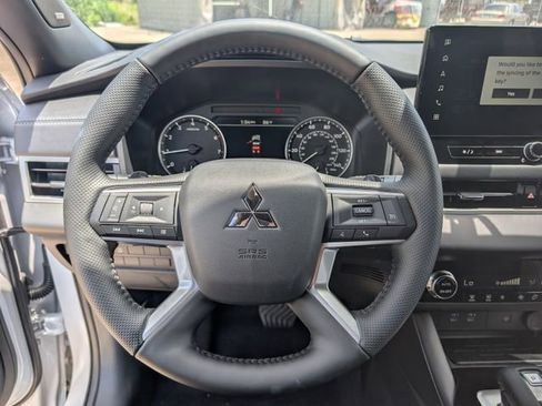 New 2026 Mitsubishi Outlander LE FWD image 14