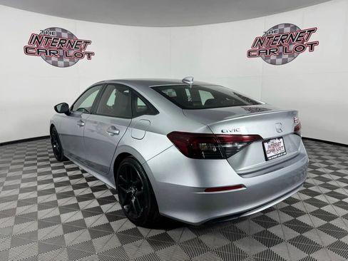 Used 2025 Honda Civic Sport image 5