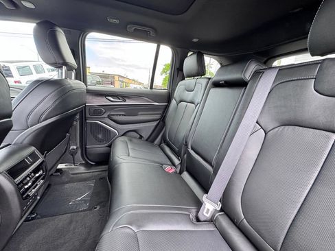 New 2026 Jeep Grand Cherokee Limited AWD/4WD image 15